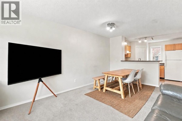 4pc Bathroom - 106 Panamount Drive Nw, Calgary, AB T3K6K3 Photo 5