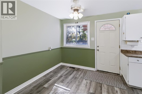 Living room - 106 Wedgewood Avenue, Chatham, ON N7M5T4 Photo 5