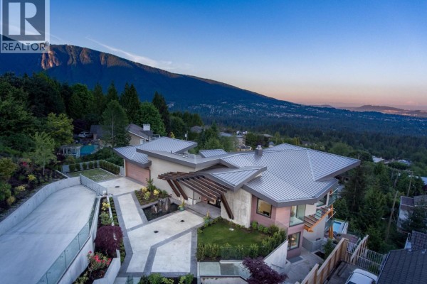 1060 Crestline Road, West Vancouver, BC V7S2E2 Photo 2