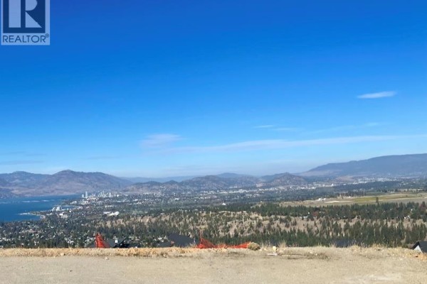 1060 Heweston Avenue, Kelowna, BC, photo 2