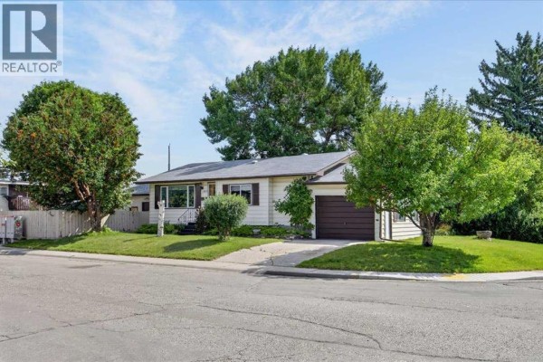 Kitchen - 1060 Motherwell Road Ne, Calgary, AB T2E6E7 Photo 2