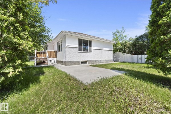 Bedroom 3 - 10602 100 Av, Fort Saskatchewan, AB T8L1Z6 Photo 5