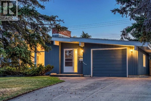 4pc Bathroom - 10607 Maplecreek Drive Se, Calgary, AB T2J1V2 Photo 2