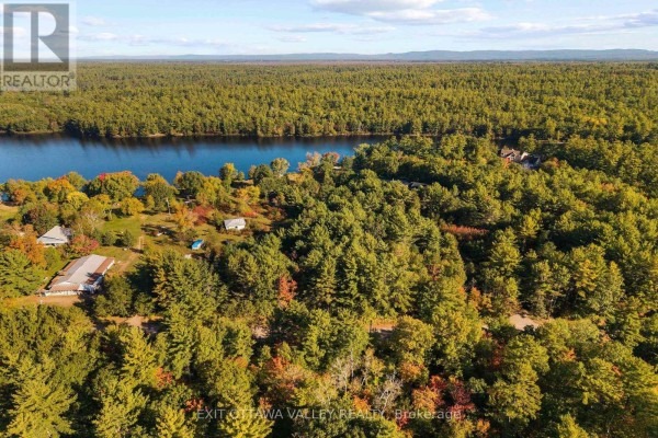 1060b Rantz Road, Petawawa, ON K8H2W8 Photo 4