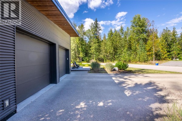 Mud room - 1061 Cashato Crescent, Revelstoke, BC V0E2S1 Photo 5