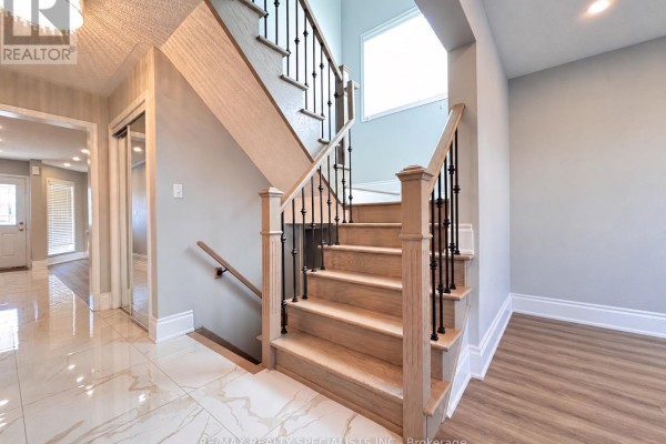 Family room - 1061 Clark Boulevard, Milton, ON L9T6Y5 Photo 5