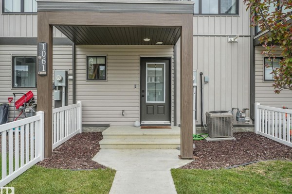 1061 Cy Becker Rd Nw, Edmonton, AB, photo 3