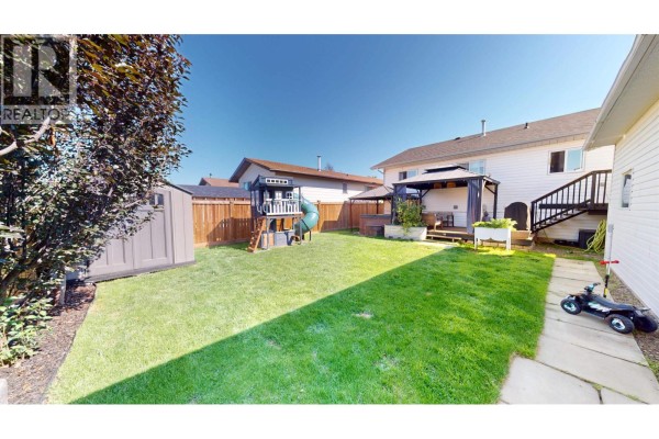 10612 88a Street, Fort St  John, BC, photo 2