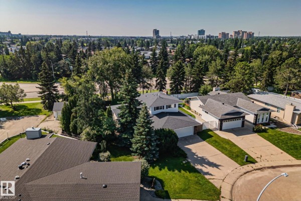 10619 35 Av Nw, Edmonton, AB, photo 2