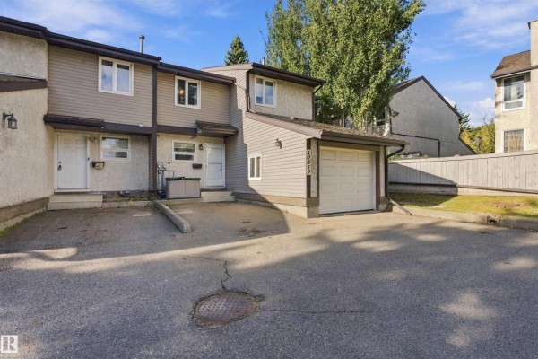 Family room - 10619 Beaumaris Rd Nw, Edmonton, AB T5X5J5 Photo 4