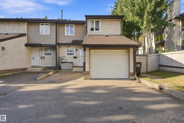 Primary Bedroom - 10619 Beaumaris Rd Nw, Edmonton, AB T5X5J5 Photo 5