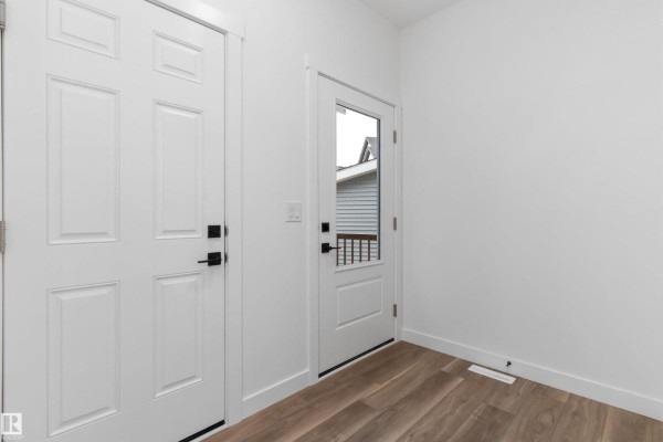 Primary Bedroom - 1062 Cristall Cr Sw, Edmonton, AB T6W5S6 Photo 4