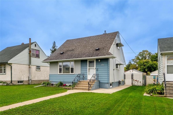 Eat in kitchen - 1062 Mountain Avenue, Winnipeg, MB R2X1C7 Photo 2
