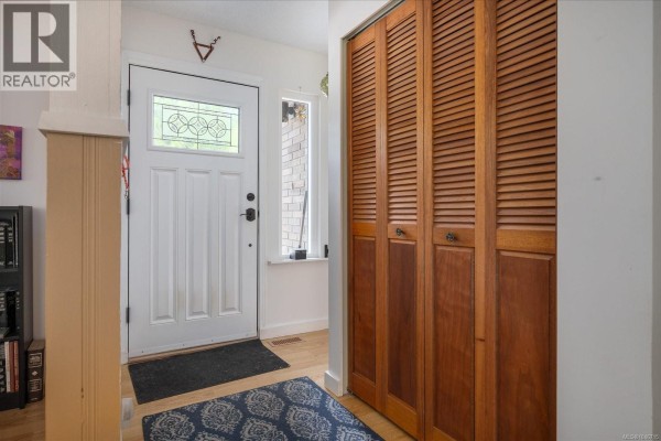 Entrance - 1062 Sabine Rd, Parksville, BC V9P1S9 Photo 4