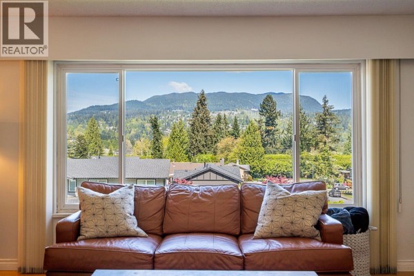 1062 Spar Drive, Coquitlam, BC V3H3G8 Photo 3