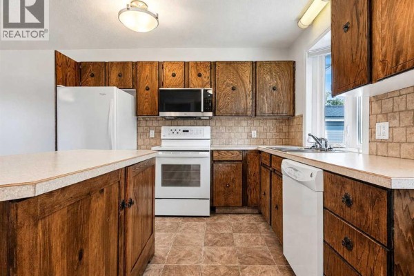 4pc Bathroom - 10625 105 Avenue, Grande Cache, AB T0E0Y0 Photo 5