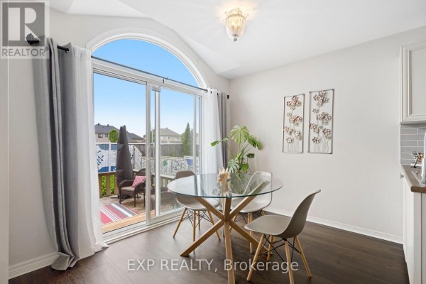 Living room - 1064 Candlewood Street, Ottawa, ON K4A5E9 Photo 4