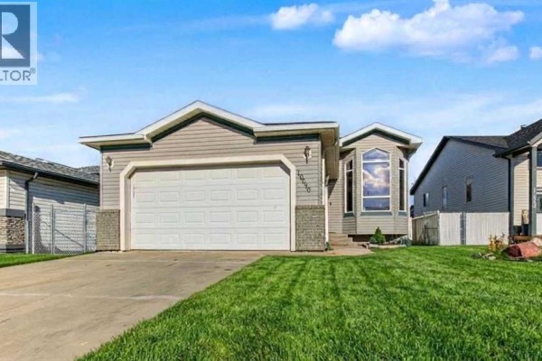 10646 Royal Oaks Drive E, Grande Prairie, AB, photo 2