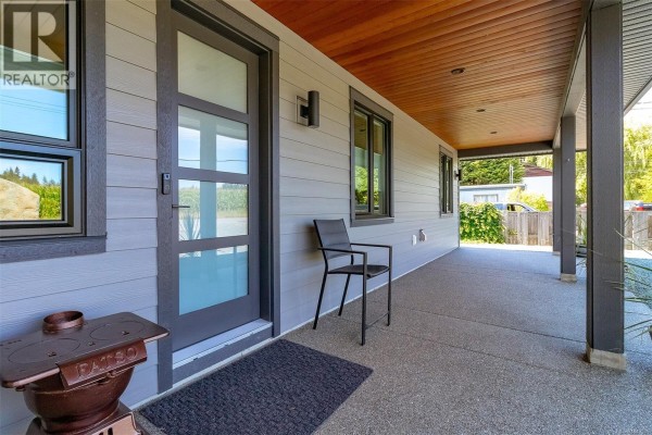 Laundry room - 10647 Olsen Rd, Saltair, BC V9G2B1 Photo 4