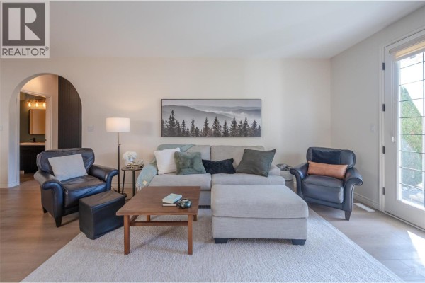 4pc Ensuite bath - 1065 Churchill Avenue Unit# 102, Penticton, BC V2A9A7 Photo 4