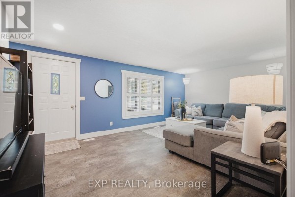 Living room - 1065 Howick Street, Howick, ON N0G2X0 Photo 5
