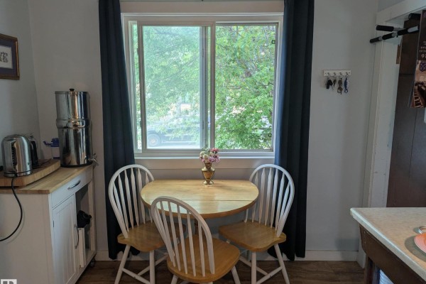 Dining room - 10650 76 Av Nw, Edmonton, AB T6E1L5 Photo 2