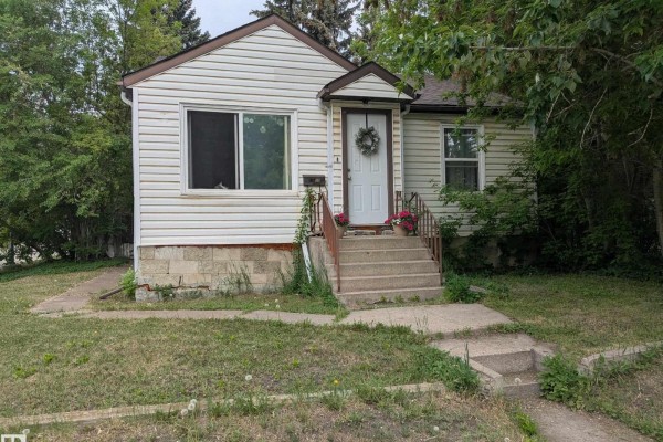 Den - 10650 76 Av Nw, Edmonton, AB T6E1L5 Photo 4