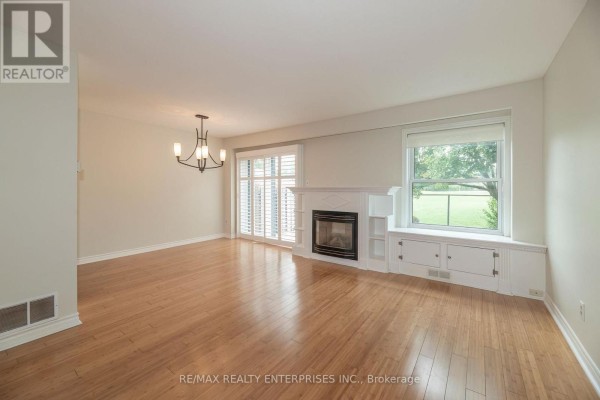 Dining room - 1066 Runnymead Crescent, Oakville, ON L6M1C4 Photo 5