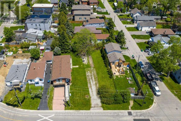 1067 Alexandra Avenue, Mississauga, ON, photo 2