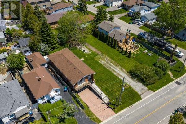 1067 Alexandra Avenue, Mississauga, ON, photo 3