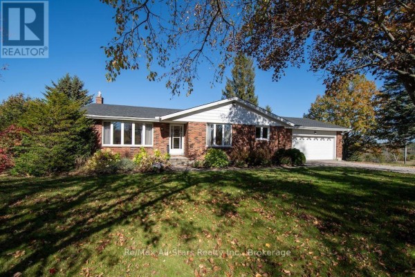 Living room - 1067 Fleetwood Road, Kawartha Lakes, ON L0B1K0 Photo 4