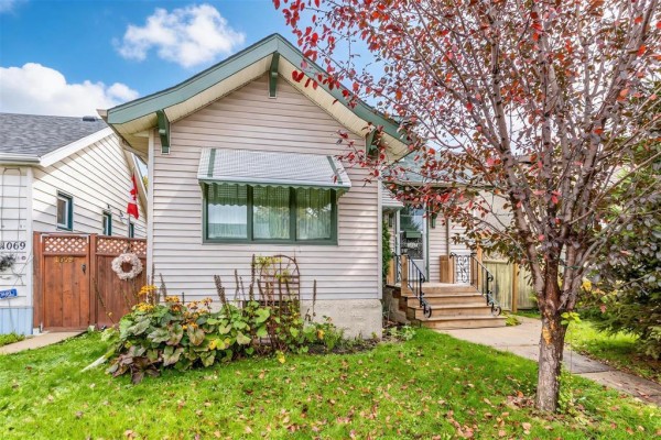 1067 Valour Road, Winnipeg