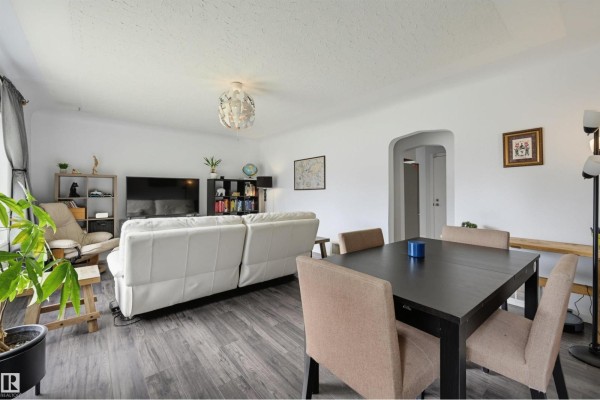 10670 61 Av Nw, Edmonton, AB, photo 3
