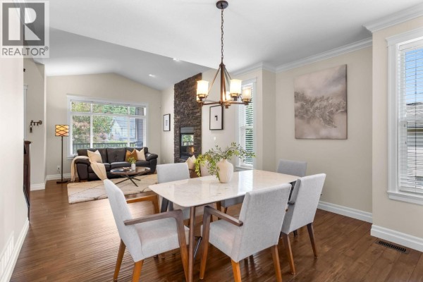 10680 239 Street, Maple Ridge, BC V2W0B3 Photo 5
