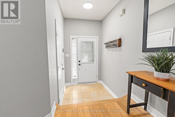 Primary Bedroom - 1069 Knotty Pine Grove, Mississauga, ON L5W1J6 Photo 4