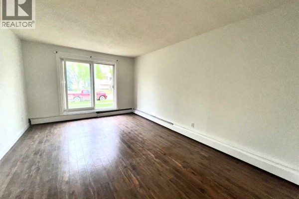 107, 114 Mount Pleasant Drive, Camrose, AB T4V2M7 Photo 5