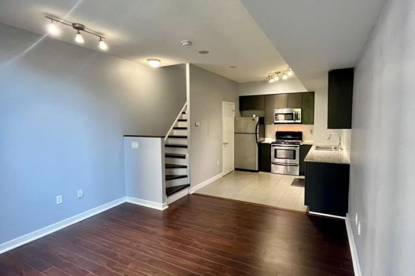 Bedroom - 107 - 15 Brunel Court, Toronto, ON M5V3Y7 Photo 4
