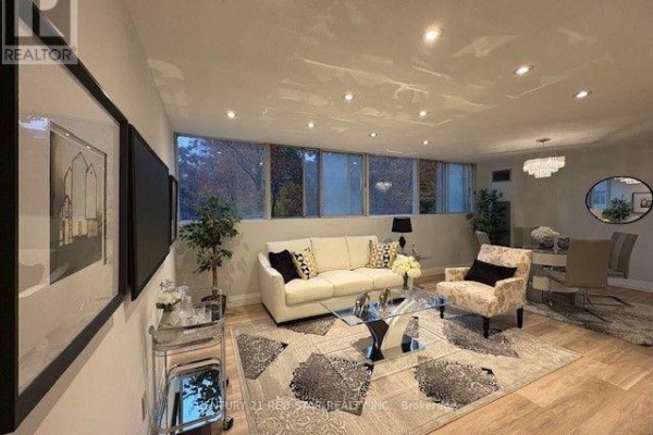 107 - 3695 Kaneff Crescent, Mississauga, ON L5A4B6 Photo 2
