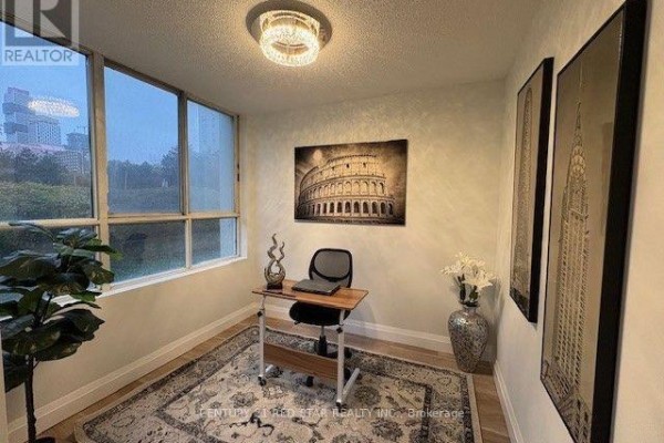 107 - 3695 Kaneff Crescent, Mississauga, ON L5A4B6 Photo 4