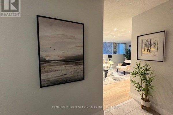 107 - 3695 Kaneff Crescent, Mississauga, ON L5A4B6 Photo 5