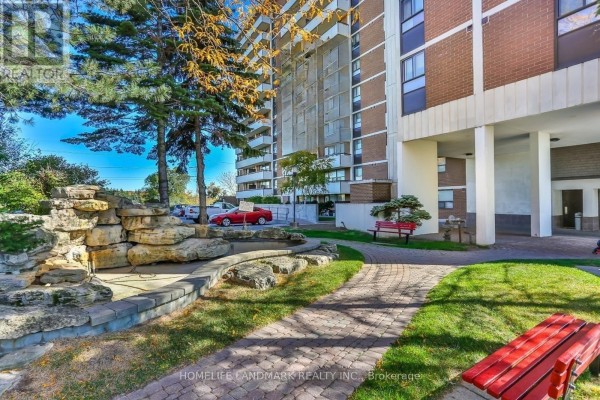 Kitchen - 107 - 541 Blackthorn Avenue, Toronto, ON M6M5A6 Photo 3