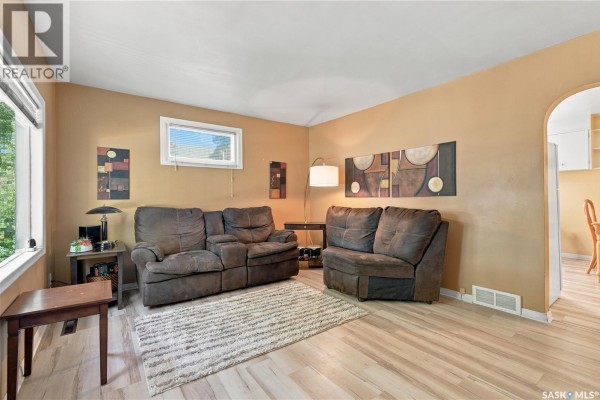 Primary Bedroom - 107 106th Street W, Saskatoon, SK S7N1N4 Photo 4