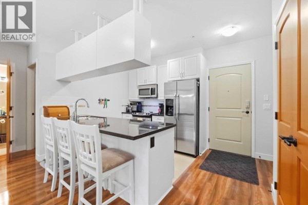 107 11935 Burnett Street, Maple Ridge, BC V2X9A9 Photo 3