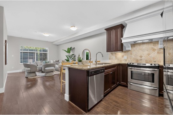 107 19530 65 Avenue, Surrey, BC V4N6M1 Photo 4