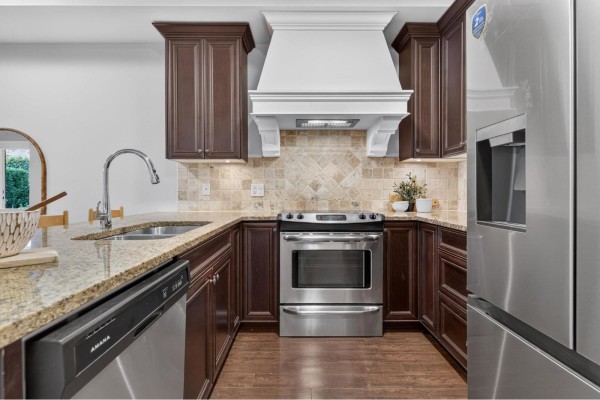 107 19530 65 Avenue, Surrey, BC V4N6M1 Photo 5