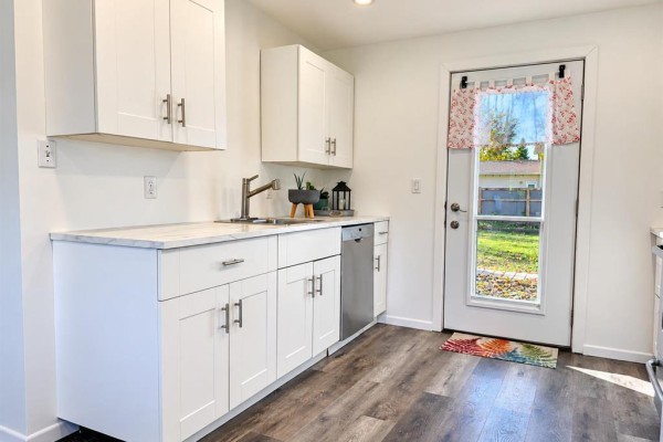 4pc Bathroom - 107 1st Street Sw, Altona, MB R0G0B0 Photo 4