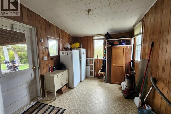 Dining room - 107 2nd Street S, Cabri, SK S0N0J0 Photo 4