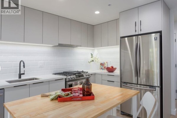 107 3018 St George Street, Port Moody, BC V3H0L4 Photo 3