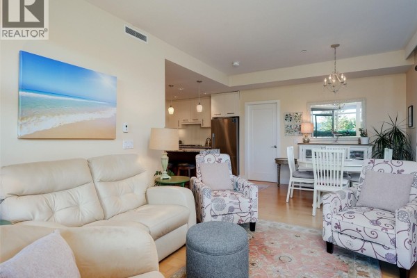 Den - 107 3234 Holgate Lane, Colwood, BC V9C0A6 Photo 4