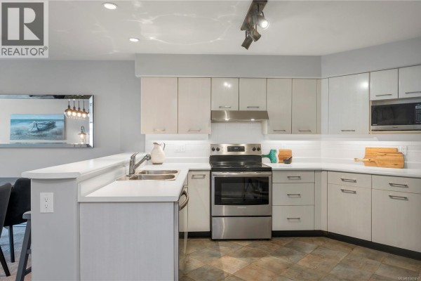 Kitchen - 107 350 Island Hwy S, Campbell River, BC V9W1A5 Photo 4